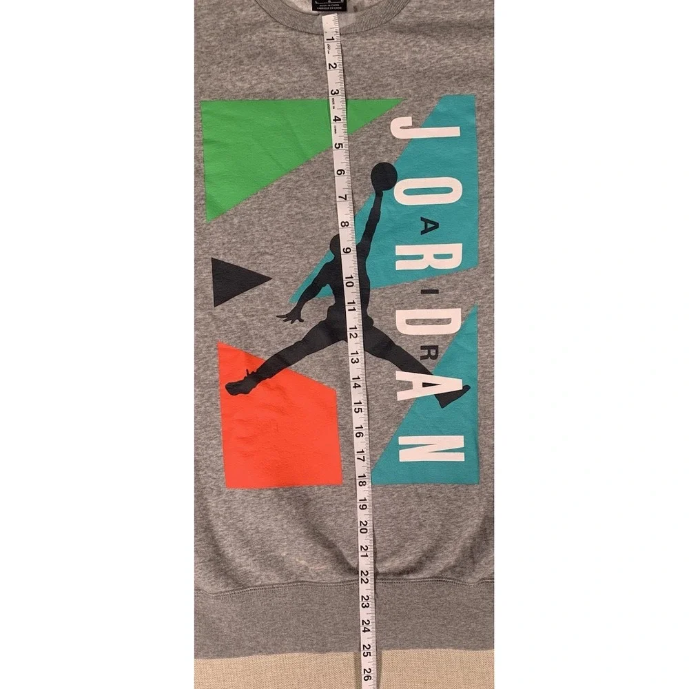 Air Jordan‎ Sweatshirt Men's Size Large Gray Pullover  Multi Color Front Panel